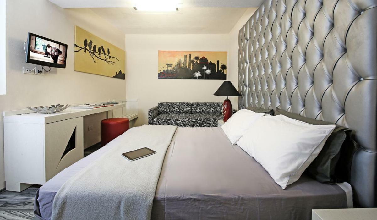 Atelier Hotel Design Gardone Riviera Bagian luar foto