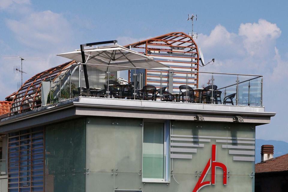 Atelier Hotel Design Gardone Riviera Bagian luar foto